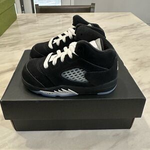 Jordan 5 Metallic Black